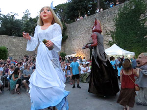 Festival Und&agrave;rius 2016. Cercavila amb els gegants de Santa Eug&egrave;nia de Ter