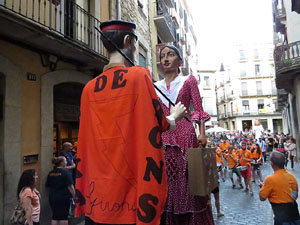 Festival Undàrius 2016. Cercavila amb els gegants de l'Esquerra del Ter i la Caixa de Trons