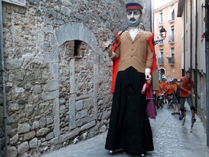 Festival Und&agrave;rius 2016. Cercavila amb els gegants de l'Esquerra del Ter i la Caixa de Trons