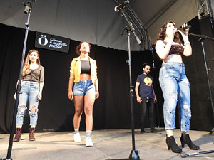 Festival A Capella 2017. Actuaci&oacute; del grup Kundala a la pla&ccedil;a de la Independ&egrave;ncia