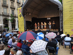 Festival A Capella 2017. Actuaci&oacute; del grup Kundala a la pla&ccedil;a de la Independ&egrave;ncia