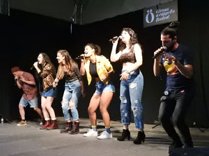 Festival A Capella 2017. Actuaci&oacute; del grup Kundala a la pla&ccedil;a de la Independ&egrave;ncia