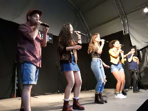 Festival A Capella 2017. Actuaci&oacute; del grup Kundala a la pla&ccedil;a de la Independ&egrave;ncia