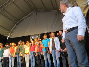 Festival A Capella 2017. Actuaci&oacute; del cor de la UdG a la pla&ccedil;a de la Independ&egrave;ncia