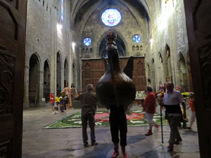 Corpus 2017. Assaig del ball de l'&Agrave;liga a la nau de la Catedral de Santa Maria