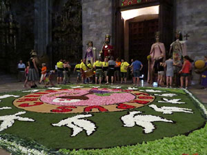 Corpus 2017. Assaig del ball de l'&Agrave;liga a la nau de la Catedral de Santa Maria