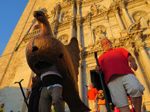 Corpus 2017. Assaig del ball de l'&Agrave;liga a la nau de la Catedral de Santa Maria