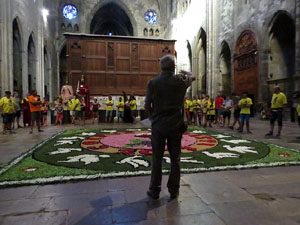 Corpus 2017. Assaig del ball de l'&Agrave;liga a la nau de la Catedral de Santa Maria
