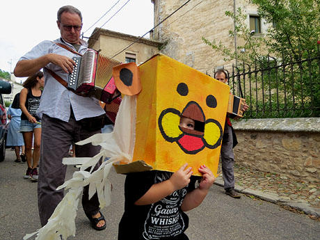Festa Major de Sant Daniel 2017 - Cercavila des del mirador de Montorró a la placeta d'entrada del Monestir de Sant Daniel