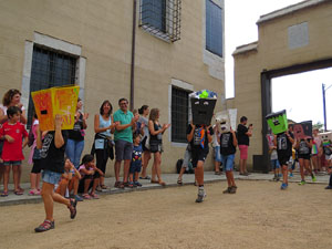 Festa Major de Sant Daniel 2017 - Danses i salutacions a la placeta del monestir de Sant Daniel