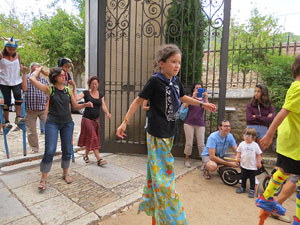 Festa Major de Sant Daniel 2017 - Danses i salutacions a la placeta del monestir de Sant Daniel
