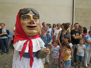 Festa Major de Sant Daniel 2017 - Danses i salutacions a la placeta del monestir de Sant Daniel