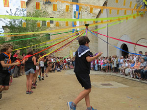 Festa Major de Sant Daniel 2017 - Danses i salutacions a la placeta del monestir de Sant Daniel