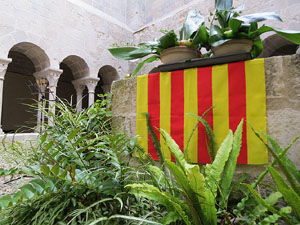Festa Major de Sant Daniel 2017 - Audició i ballada de la Sardana de les monges al claustre del Monestir de Sant Daniel
