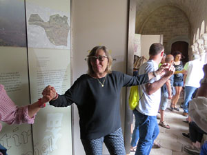 Festa Major de Sant Daniel 2017 - Audició i ballada de la Sardana de les monges al claustre del Monestir de Sant Daniel