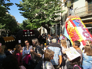 Festes de Primavera de Girona 2017. Cercavila de mulasses amb la Mula Baba i l'Ase de Bessan
