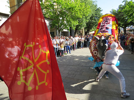 Festes de Primavera de Girona 2017. Cercavila de mulasses amb la Mula Baba i l'Ase de Bessan