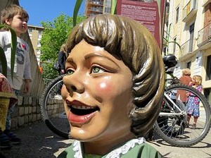 Festes de Primavera de Girona 2017. Penjada del Tarl&agrave;. La cercavila