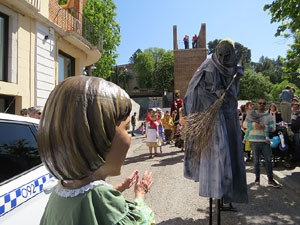 Festes de Primavera de Girona 2017. Penjada del Tarl&agrave;. La cercavila