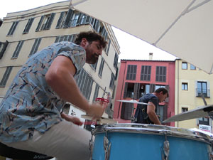 Festival de Guitarra 2017. Actuaci&oacute; de 13th Magic Skull a la pla&ccedil;a del Pou Rod&oacute;