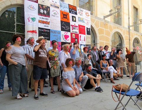 El grup d'assistents a la finalitzaci&oacute; de la presentaci&oacute;