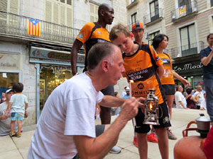Arribada a Girona de la Flama del Canig&oacute; 2017