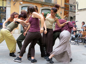 inund'ART 2017. Espectacles musicals i de dansa a la pla&ccedil;a Mercaders