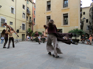 inund'ART 2017. Espectacles musicals i de dansa a la pla&ccedil;a Mercaders