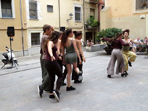 inund'ART 2017. Espectacles musicals i de dansa a la pla&ccedil;a Mercaders