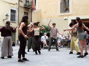 inund'ART 2017. Espectacles musicals i de dansa a la pla&ccedil;a Mercaders
