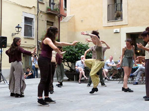 inund'ART 2017. Espectacles musicals i de dansa a la pla&ccedil;a Mercaders