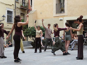 inund'ART 2017. Espectacles musicals i de dansa a la pla&ccedil;a Mercaders