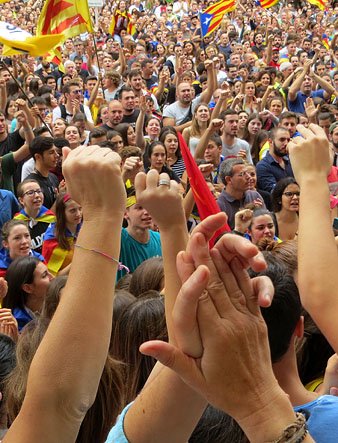 La manifestaci&oacute; a la pla&ccedil;a Pompeu Fabra