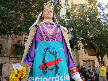 Marat&oacute; per la democr&agrave;cia. Cercavila dels gegants i capgrossos de Girona