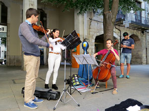 Música a la Rambla de la Llibertat de Girona