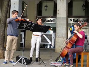 Música a la Rambla de la Llibertat de Girona