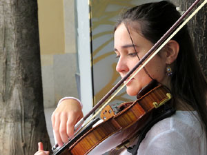 Música a la Rambla de la Llibertat de Girona