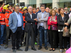 Concentraci&oacute; a la pla&ccedil;a del Vi de recolzament a l'alcaldessa Marta Madrenas, cridada a declarar per haver signat un decret a favor del refer&egrave;ndum 