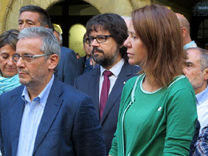 Concentraci&oacute; a la pla&ccedil;a del Vi de recolzament a l'alcaldessa Marta Madrenas, cridada a declarar per haver signat un decret a favor del refer&egrave;ndum 