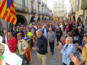 Marxa d'acompanyament a l'alcaldessa Marta Madrenas, cridada a declarar per haver signat un decret a favor del refer&egrave;ndum 