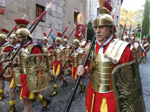 Setmana Santa 2017 a Girona. Sortida dels Manaies per lliurar el Penó