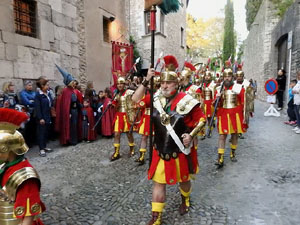 Setmana Santa 2017 a Girona. Sortida dels Manaies per lliurar el Penó