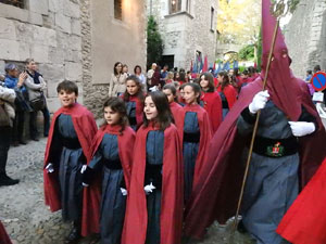 Setmana Santa 2017 a Girona. Sortida dels Manaies per lliurar el Penó