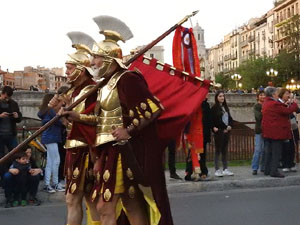Setmana Santa 2017 a Girona. Sortida dels Manaies per lliurar el Penó