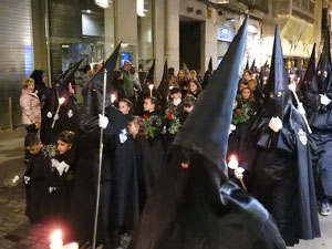 Setmana Santa 2017 a Girona. Process&oacute; del Sant Enterrament