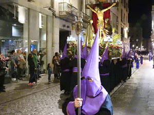 Setmana Santa 2017 a Girona. Process&oacute; del Sant Enterrament