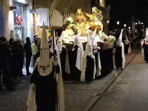 Setmana Santa 2017 a Girona. Process&oacute; del Sant Enterrament