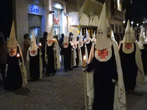 Setmana Santa 2017 a Girona. Process&oacute; del Sant Enterrament