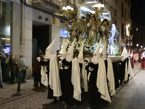 Setmana Santa 2017 a Girona. Process&oacute; del Sant Enterrament