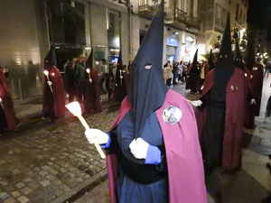 Setmana Santa 2017 a Girona. Process&oacute; del Sant Enterrament